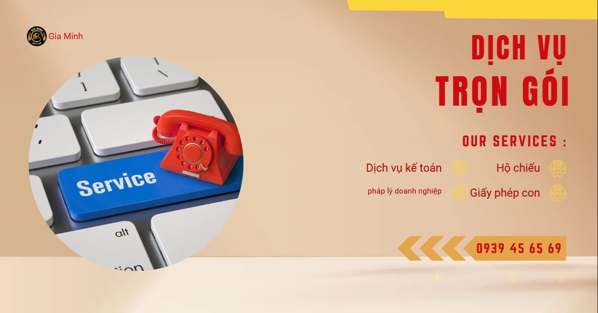 Người dân xếp hàng làm hộ chiếu tại Lạng Sơn
