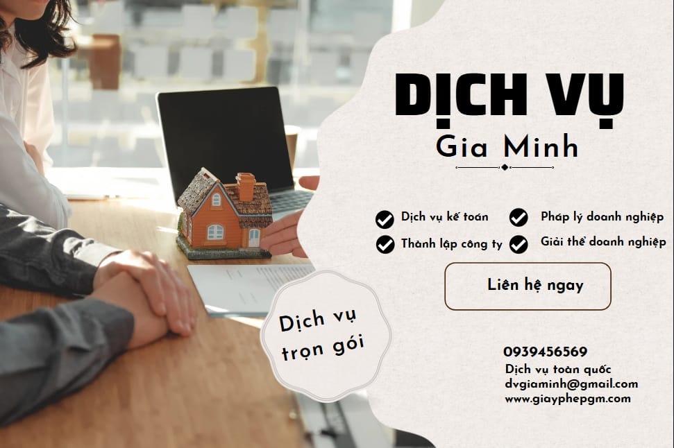 Nhân viên khảo sát cơ sở sản xuất đông trùng hạ thảo