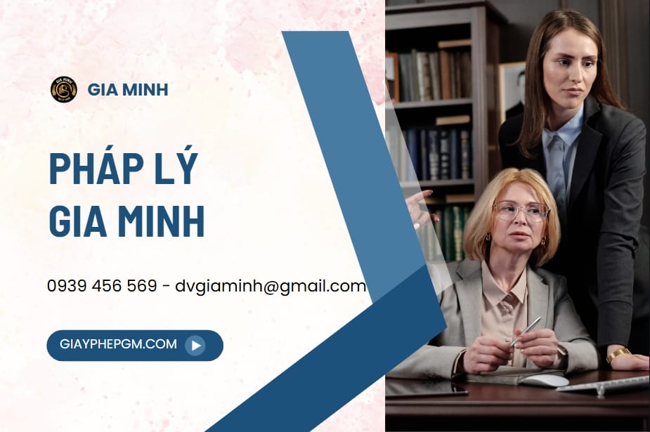 Tượng gỗ phong thủy trưng bày