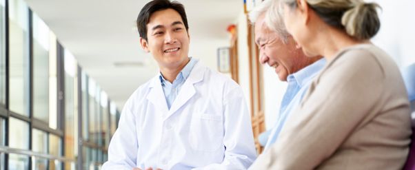 Chăm sóc bệnh nhân ung thư cần sự phối hợp của cả người bệnh, gia đình và đội ngũ y tế.